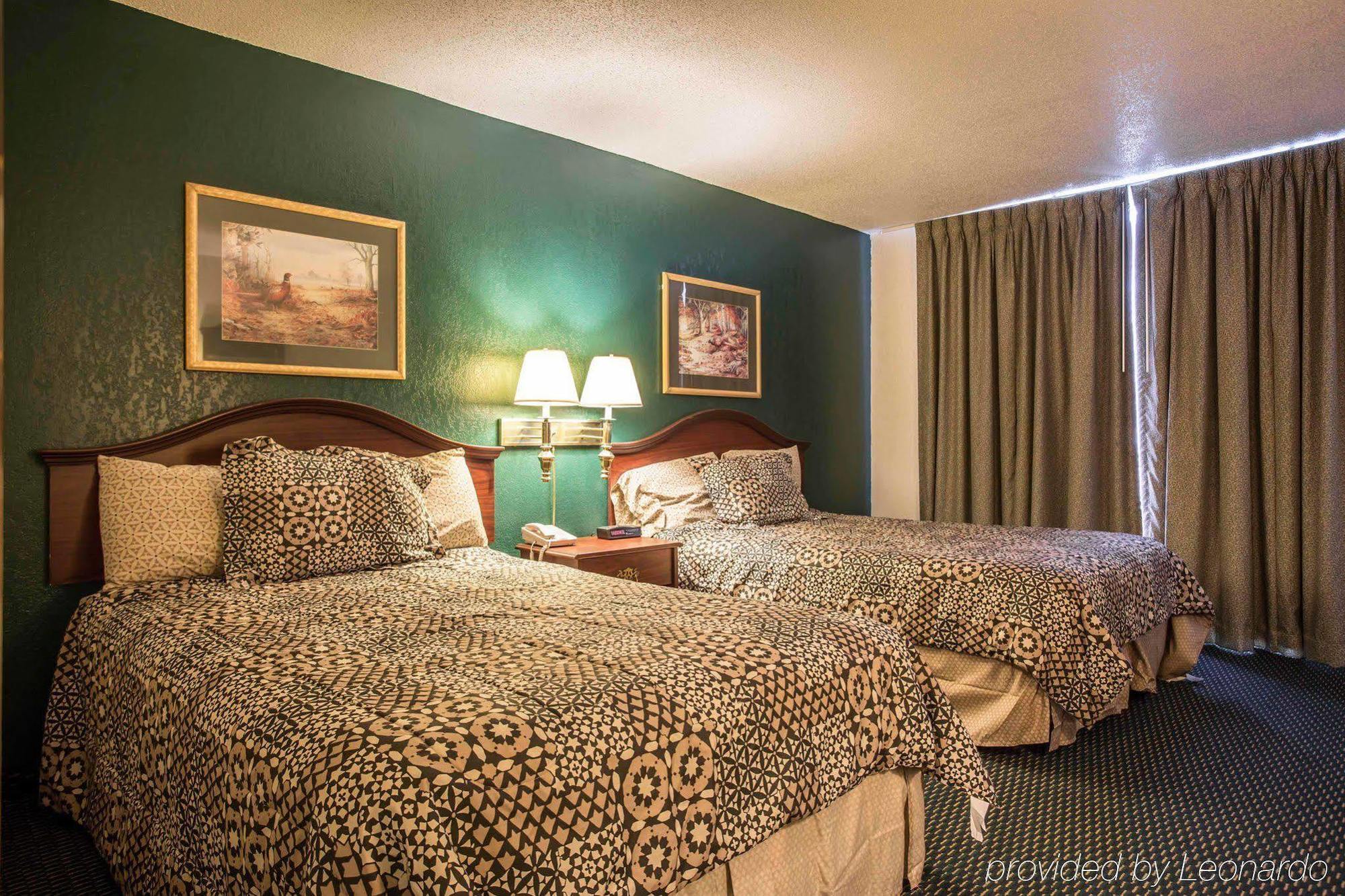Econo Lodge Inn & Suites Ламбертон Екстер'єр фото